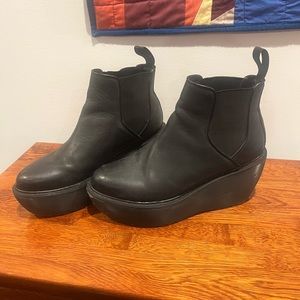 Rare Dr Martens wedge chelsea boot